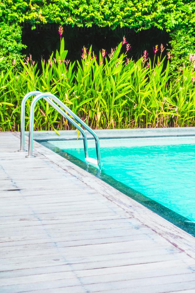 How to Choose the Right Contractor for Your Pool With Outdoor Kitchen Magnolia TX?