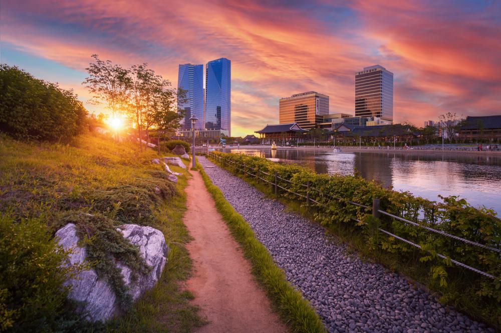 Panoramic view of Songdo Central Park in Korea at sunset