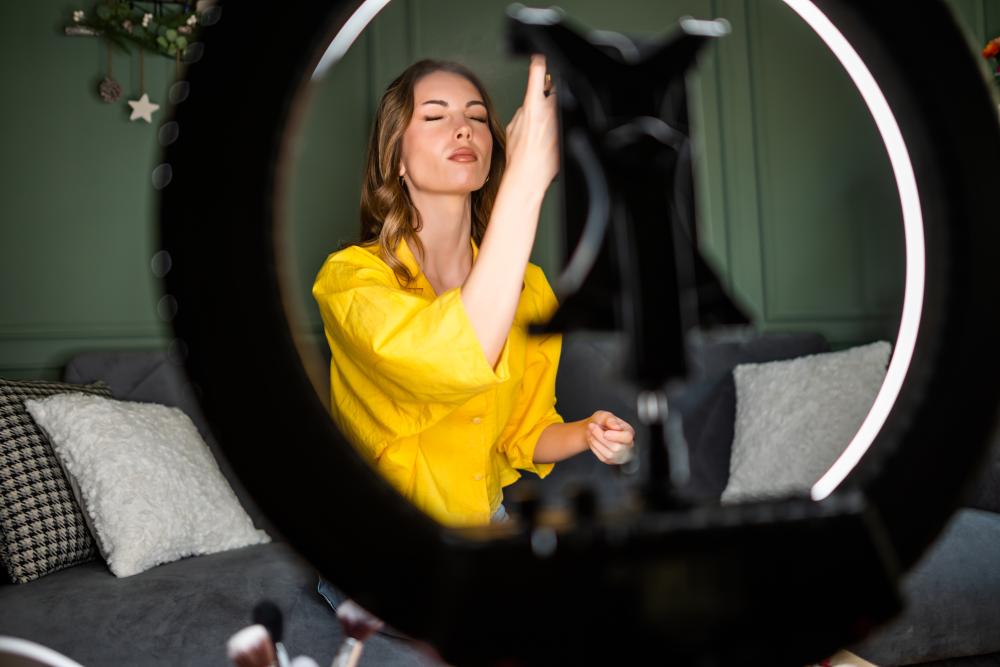 Importance of Personalization in Mirror Shopping