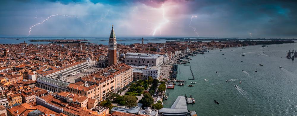 Why Choose an Electrician Venice?