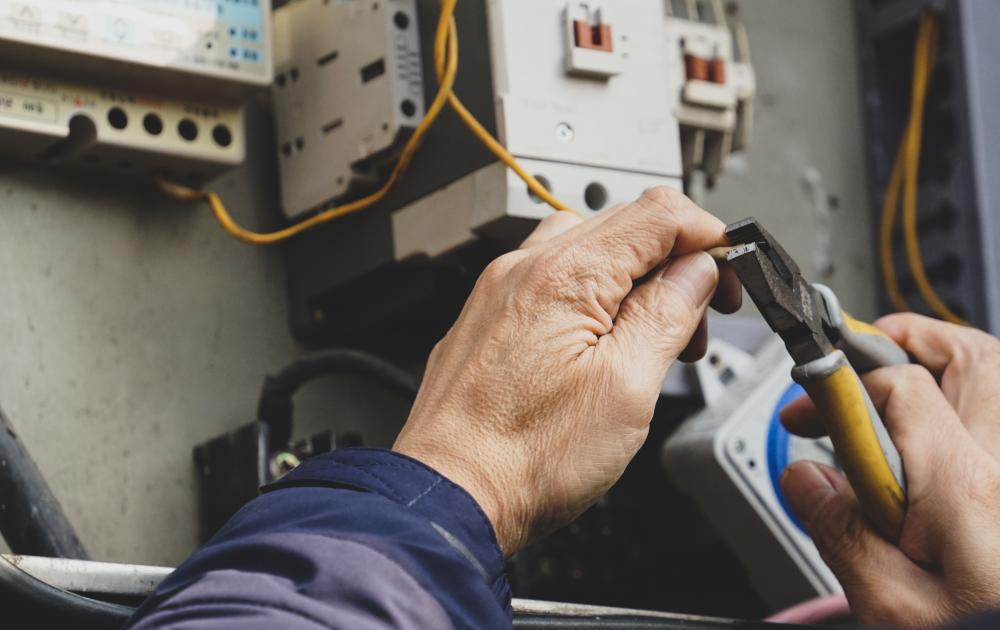 Why Hire Professionals for Electrical Repairs Bronx NY?