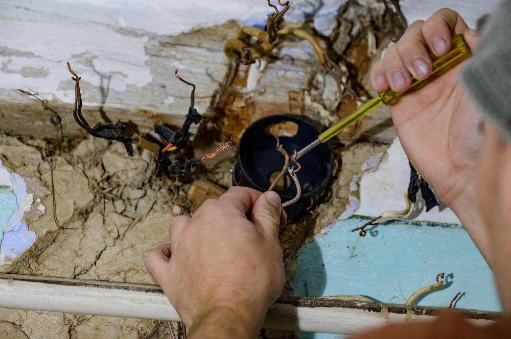How to Troubleshoot Common Electrical Issues