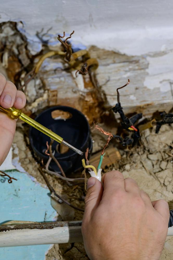 What Qualifies as a 24/7 Emergency Electrical Service?