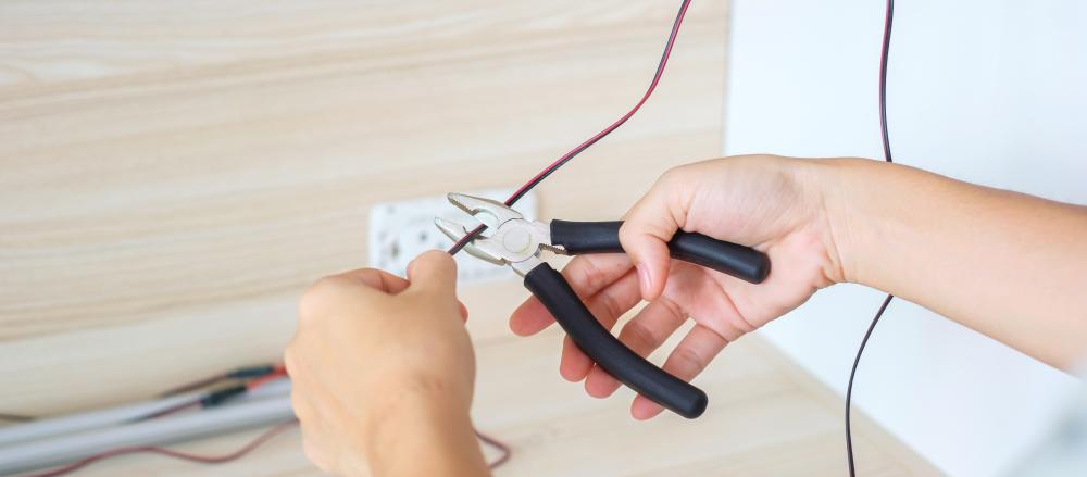 What Qualifies as a Local Electrician Fontana CA Emergency?