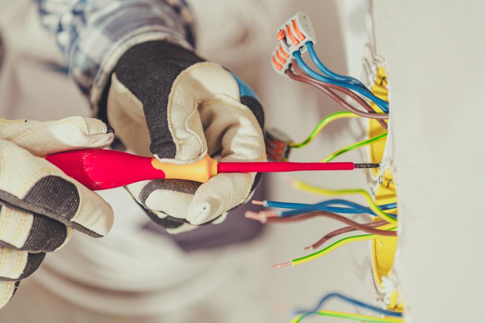How to Choose the Top Best Electricians Near Pomona CA