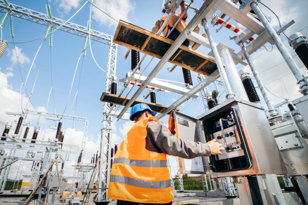 Why Choose Local Electricians for Electrical Companies Harlingen TX?