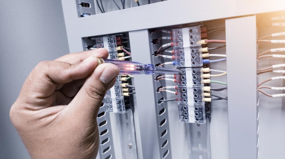 Why Choose Local Electricians in Vista CA?
