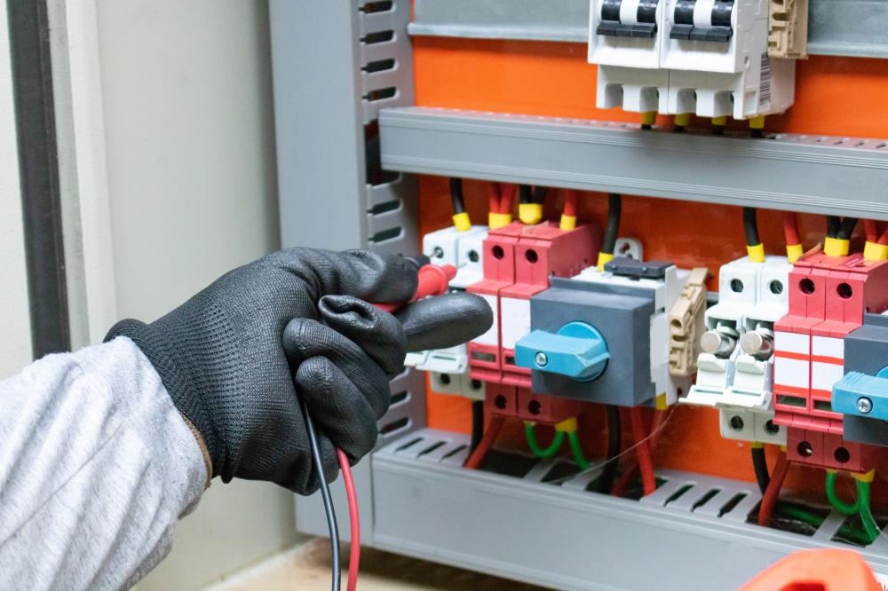 Why Choose Professional Emergency Electricians?