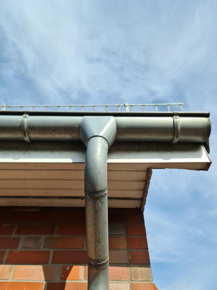 What Are the Benefits of Seamless Gutter Installation Sorrento FL?