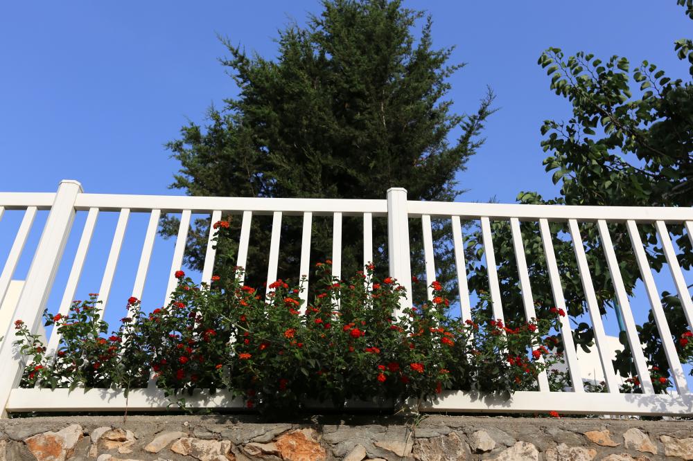 Unique Benefits of PVC Fence in Ottawa