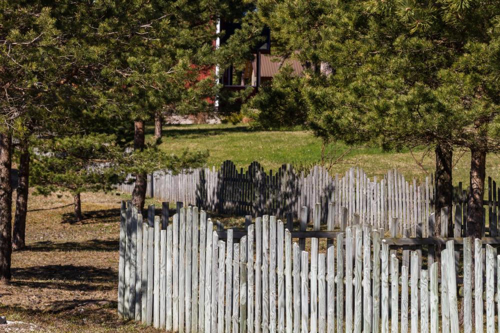 How to Choose the Right Fence