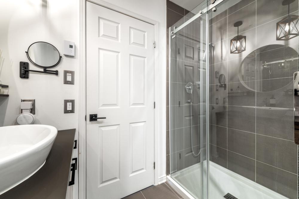 What Qualifies as a Bathroom Remodel Des Moines IA Emergency?
