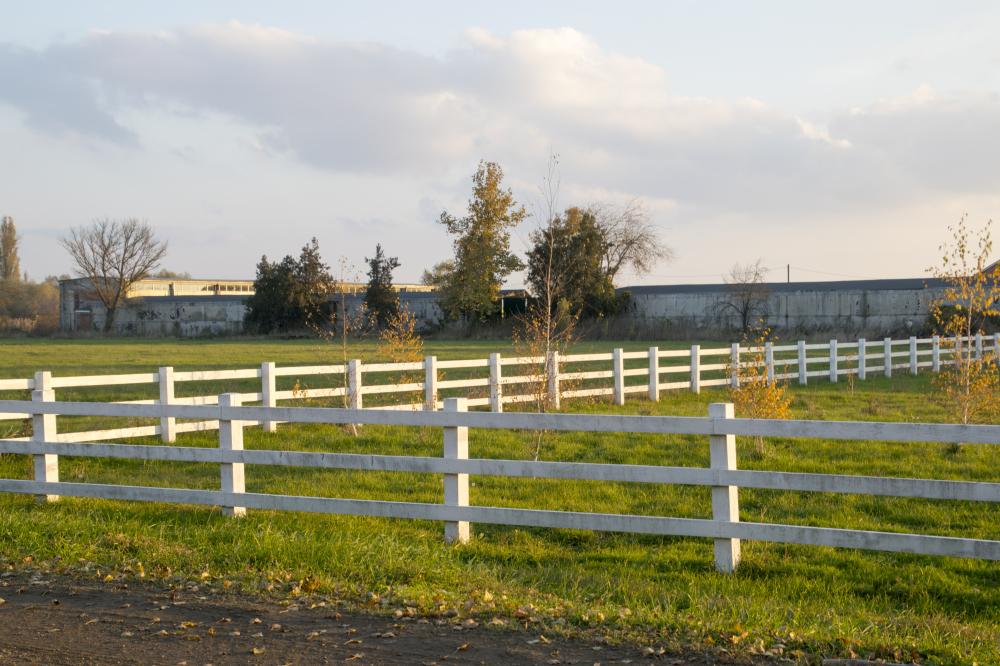 What Services Does BNB Fencing & Services Offer?