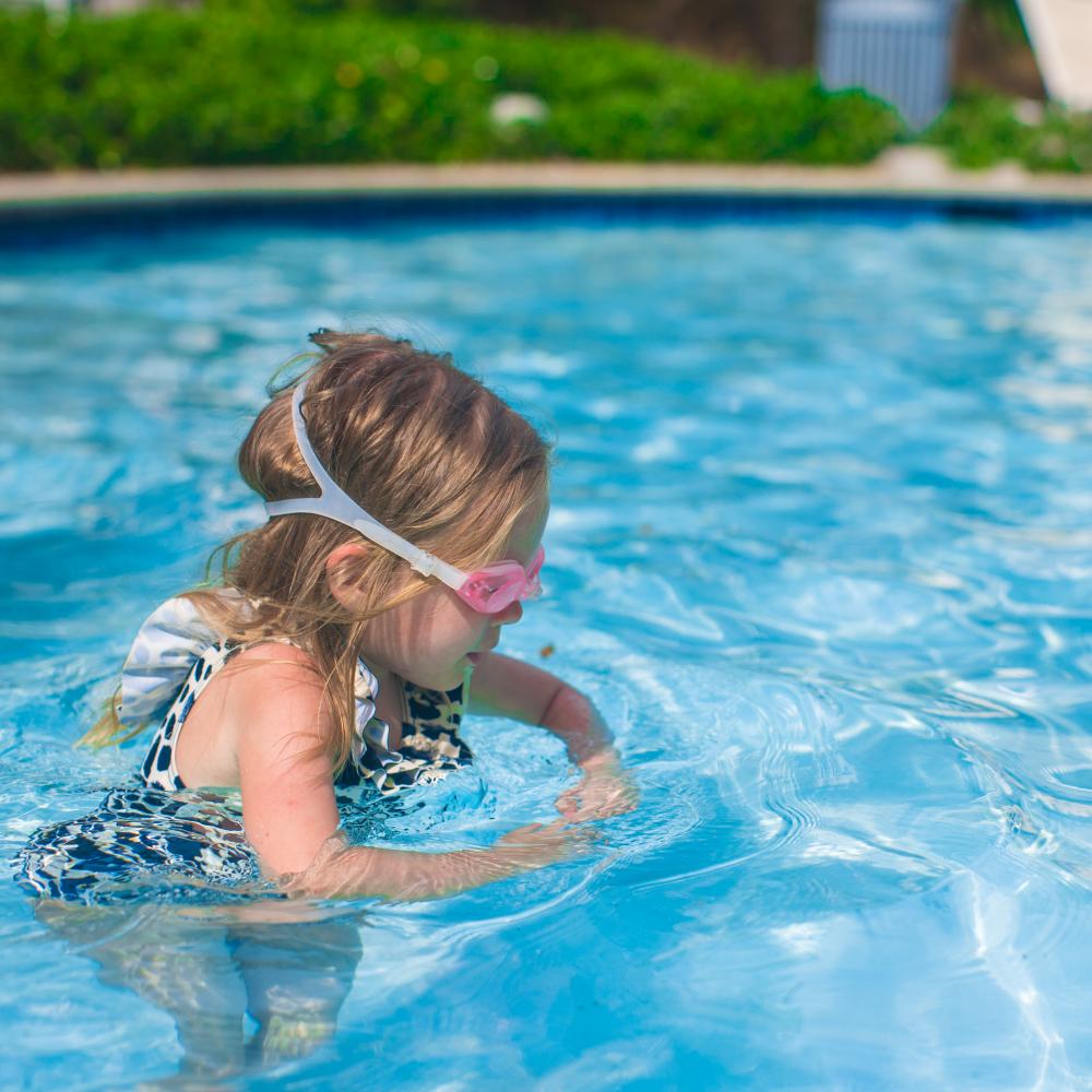 What Features Should You Consider for Your Luxury Pool?