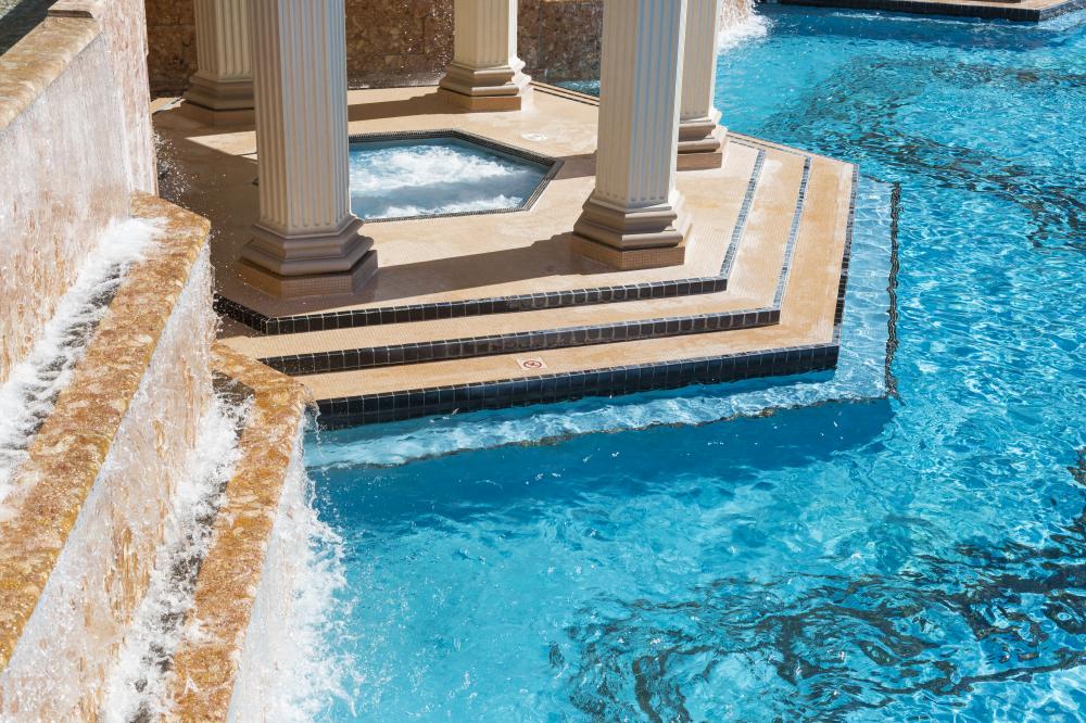 Features That Define a Luxury Pool