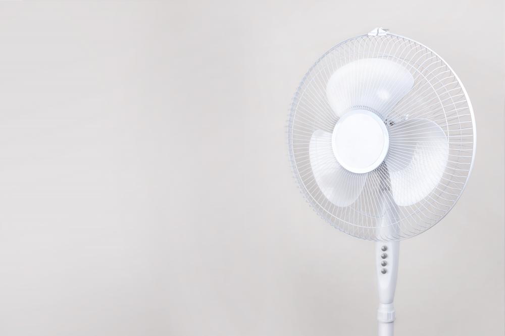 Types of Outdoor Misting Fans