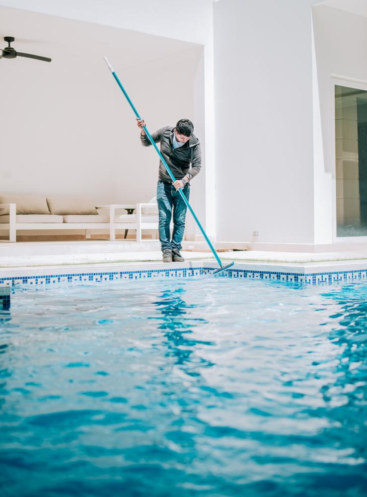 Choosing the Right Service Provider for Pool Equipment Maintenance Orange City