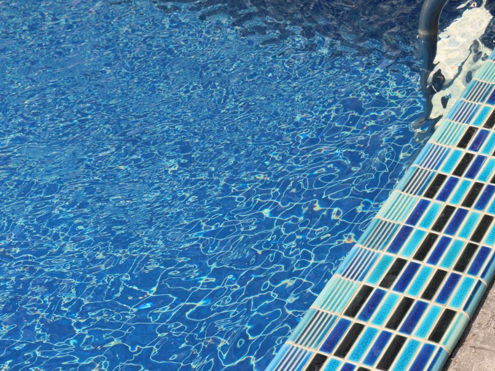Why Consider Swimming Pool Remodeling Dr Phillips FL?