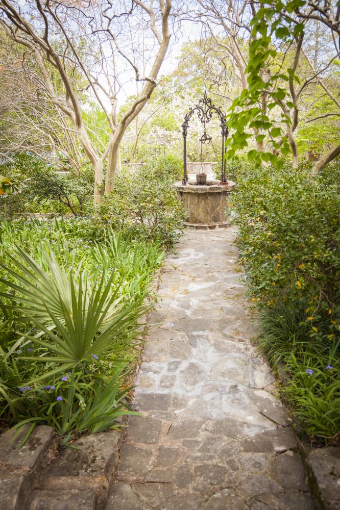 Lush San Antonio landscape with artful hardscaping features