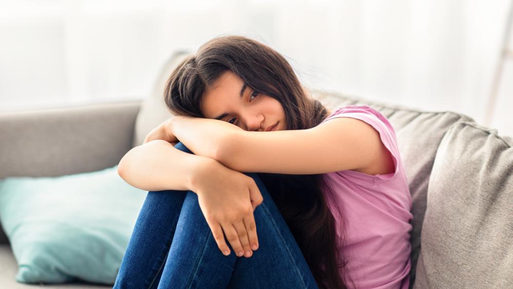 Compassionate therapist engaging in one-on-one session at Lotus Recovery