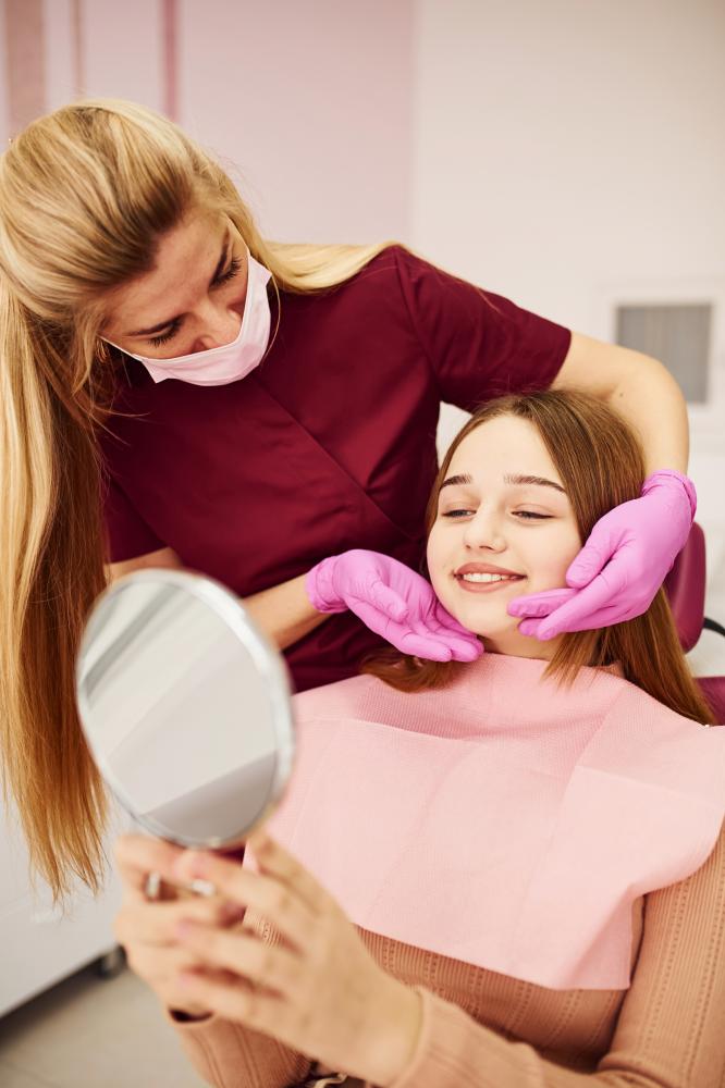 Professional dental care during a night emergency