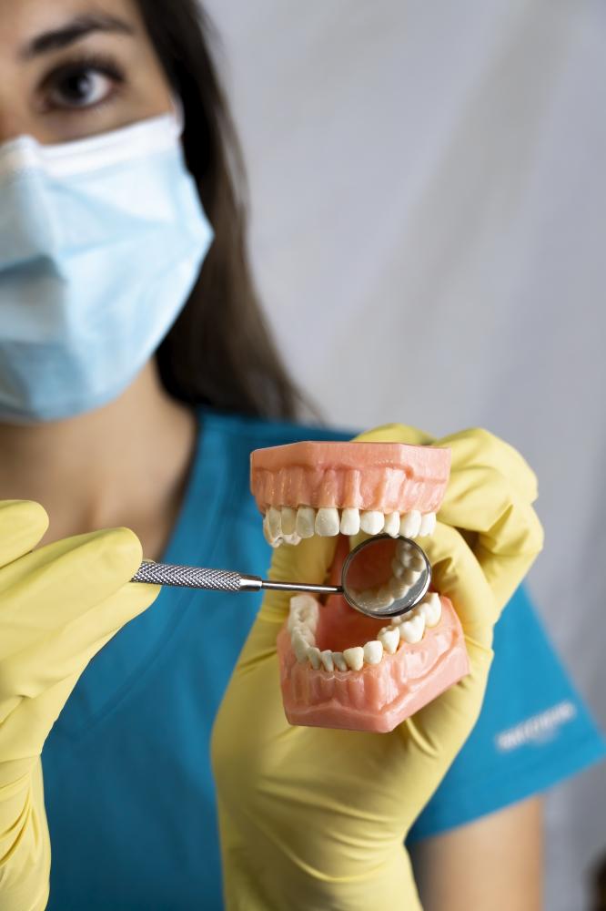 Dentist ready for emergency tooth extraction