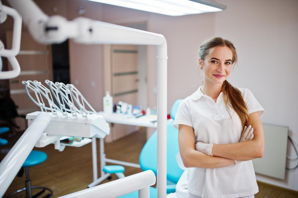 Comprehensive dental emergency care by professional dentist