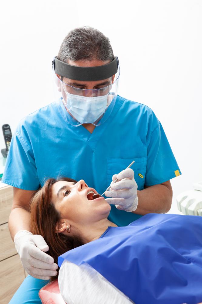 Dental emergency care at a walk-in clinic