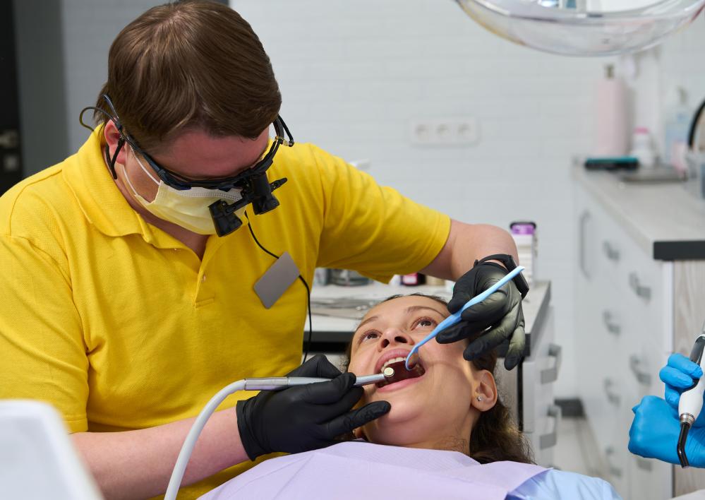 Professional emergency dentist providing urgent dental care
