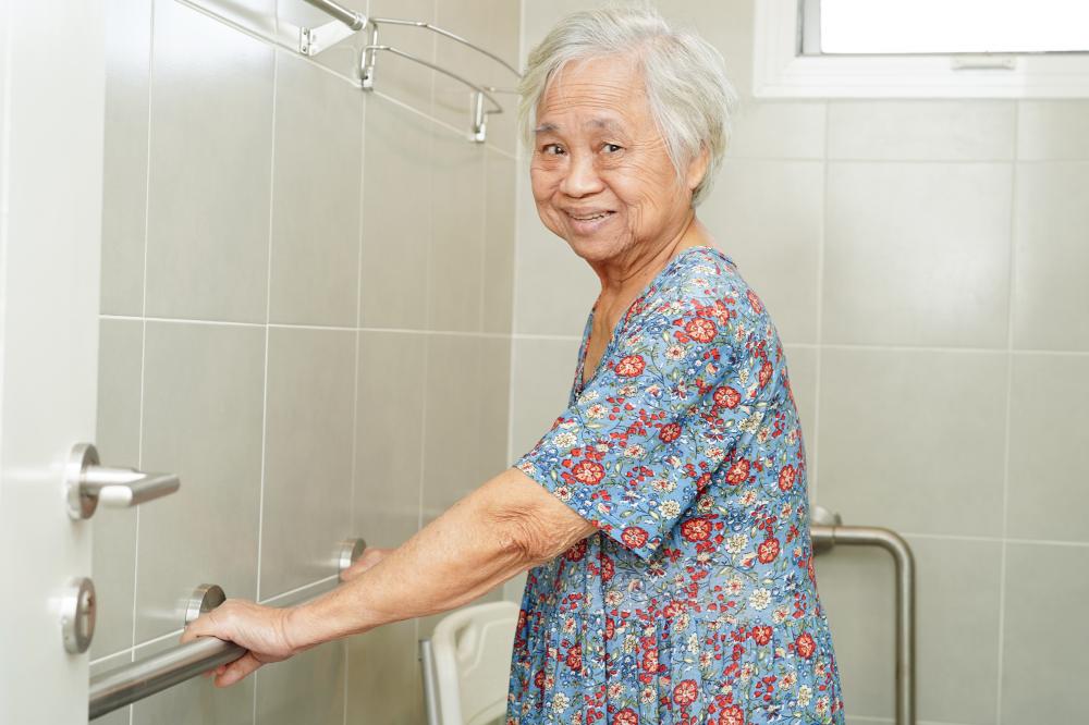 Benefits of Walk in Bathtubs for Seniors