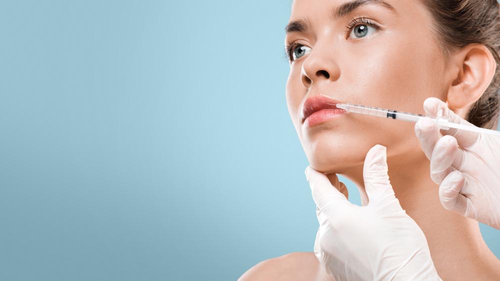 What Happens During a Botox Lip Injection Procedure?
