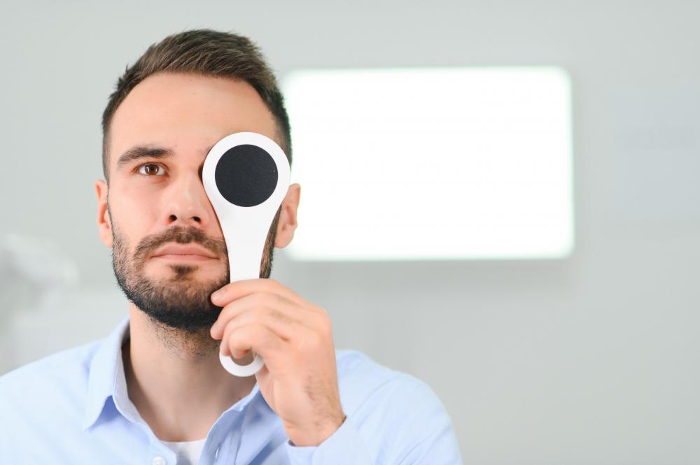 Man wearing the best medical eye patch for improved vision health