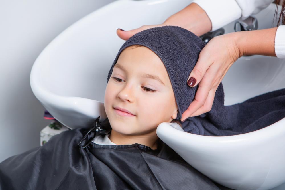 What Qualifies as a Lice Removal Charlotte Emergency?