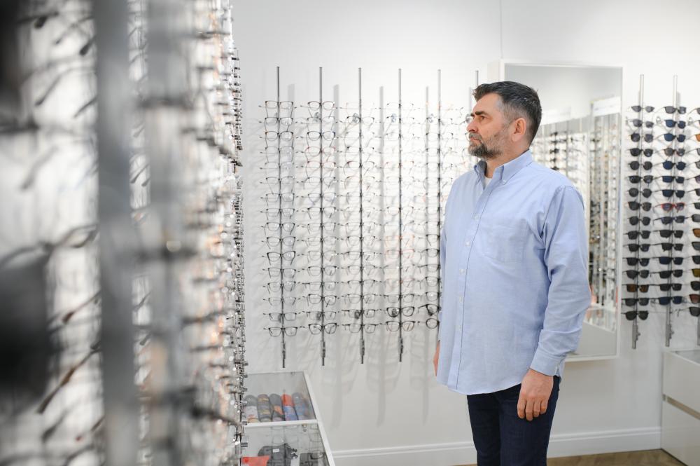 What Makes a Good Eye Doctor on Fordham Road?