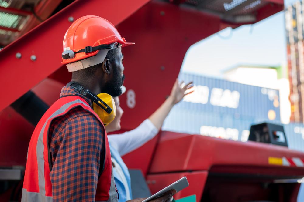 What to Expect from Crane Operator Courses