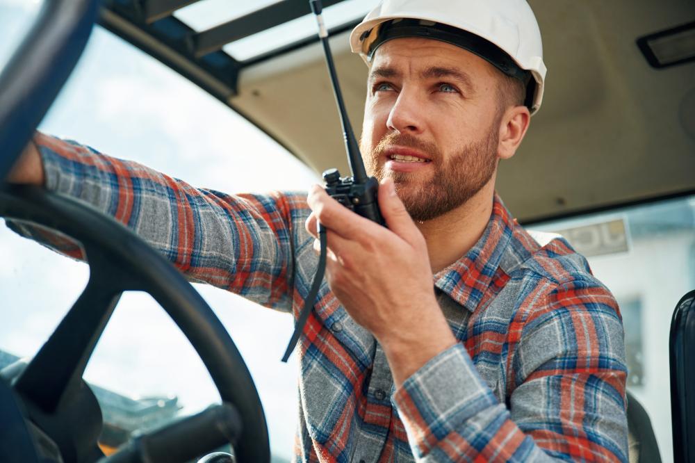 How Do UHF Radios Work?