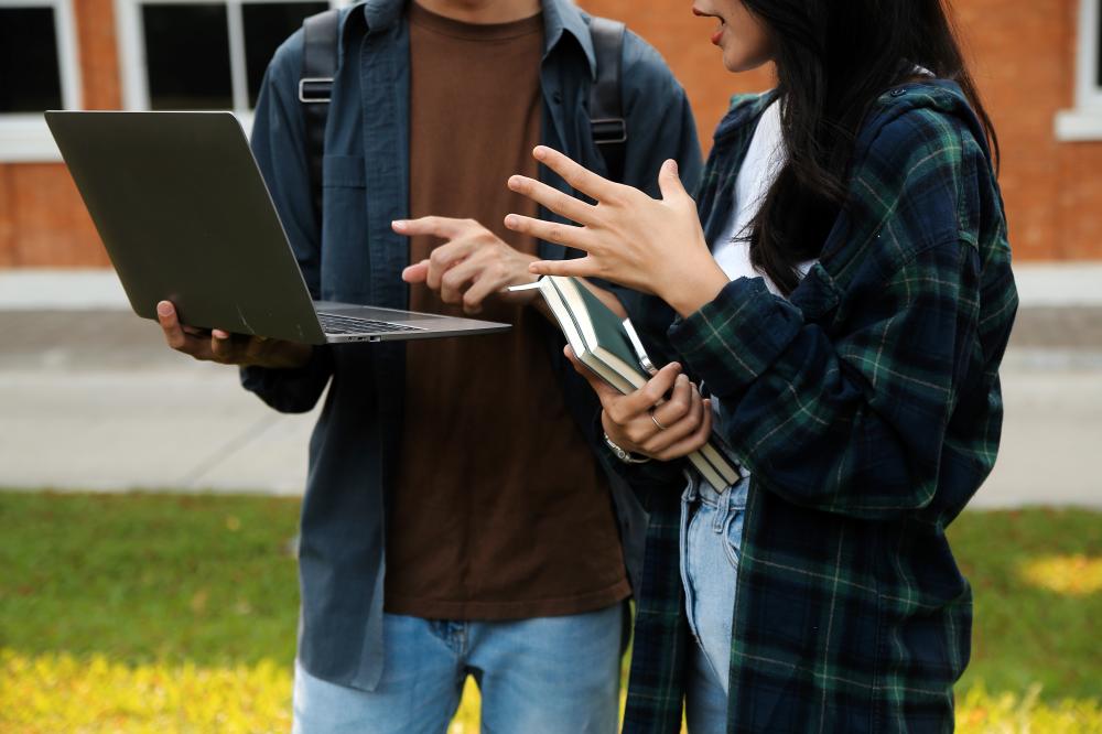 Fostering Personal Growth through Virtual Debates