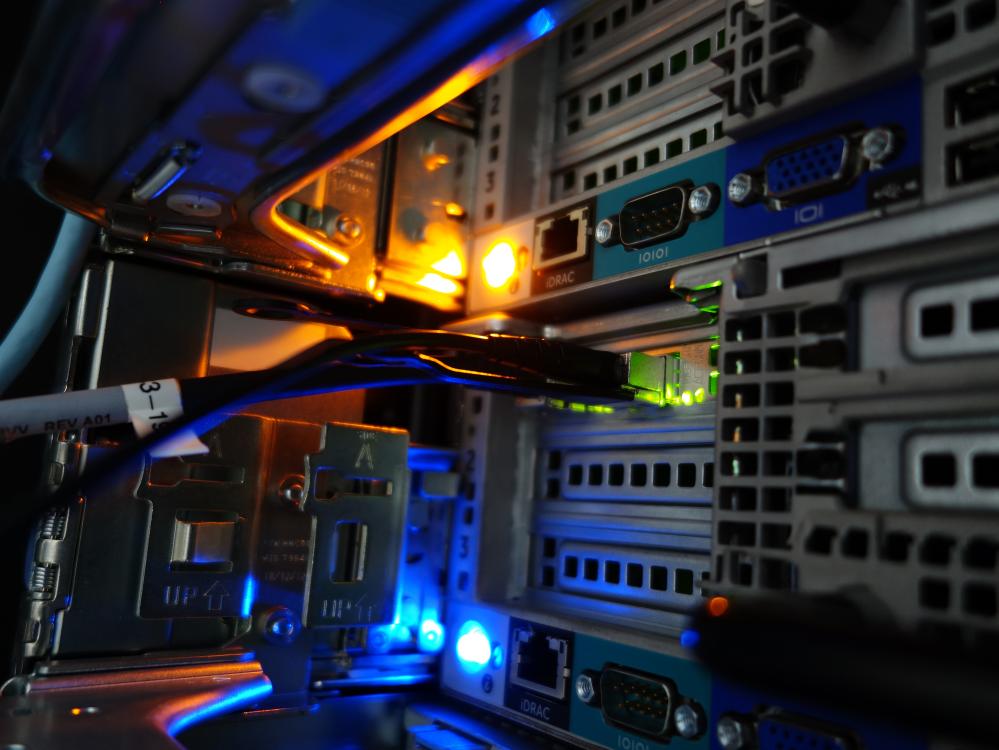 vecteezy_network-cables-connected-to-switch-closeup-of-data-center_48046563_800 Free vps hosting