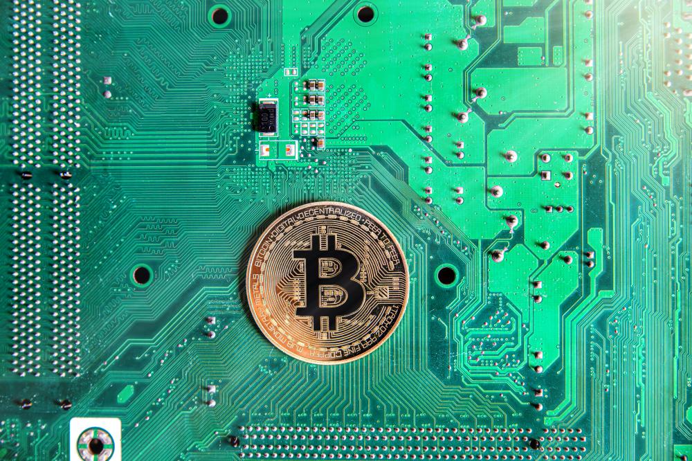 Decentralization Versus Centralization in Web Markets