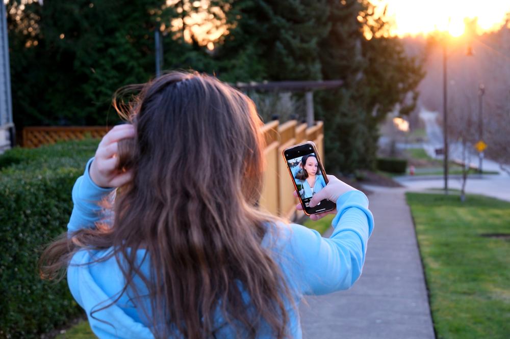 Exploring the Features of Hashtag Apps