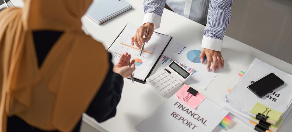 What Does a Financial Advisor Do?