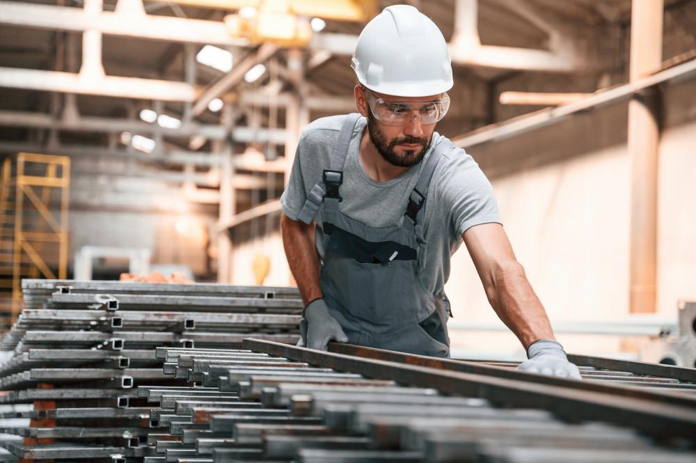 Diversified Services in the Metal Industry