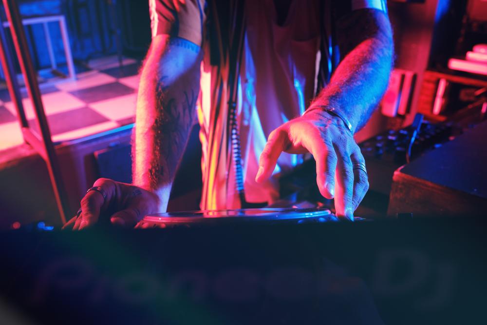 Advantages of Seeking Local EDM Services