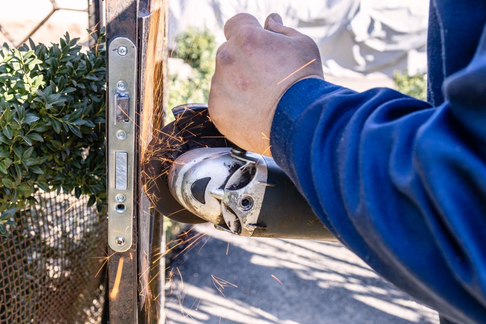 When Should You Seek Fence Repair Services?