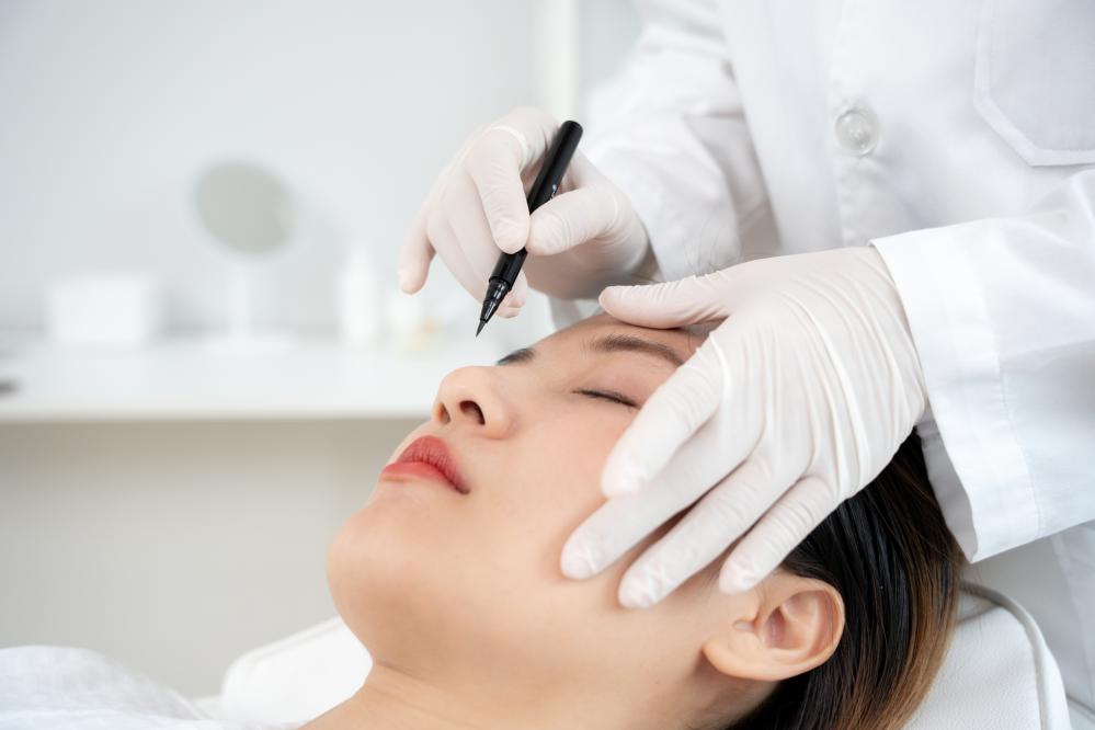 Professional beautician ready for microblading procedure in New Jersey