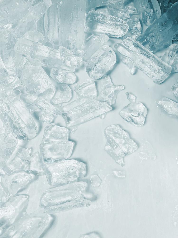 What Defines a Top-Tier Commercial Ice Maker Machine?