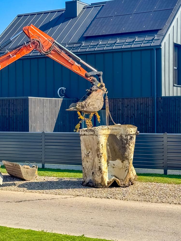 Considering Yellow Dumpster Rentals in Peoria?