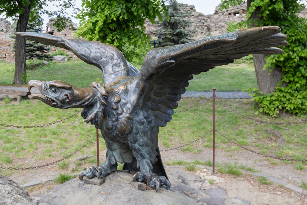 How Are Bronze Eagle Statues Created?
