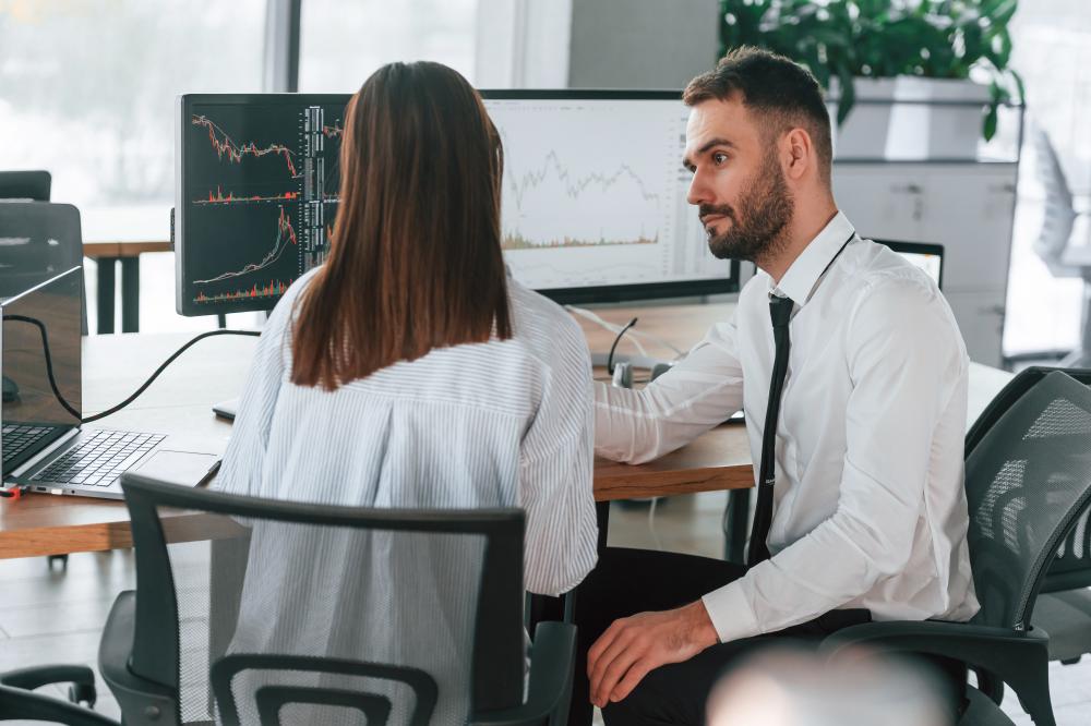 What to Consider When Choosing a Publicly Traded Marketing Agency?
