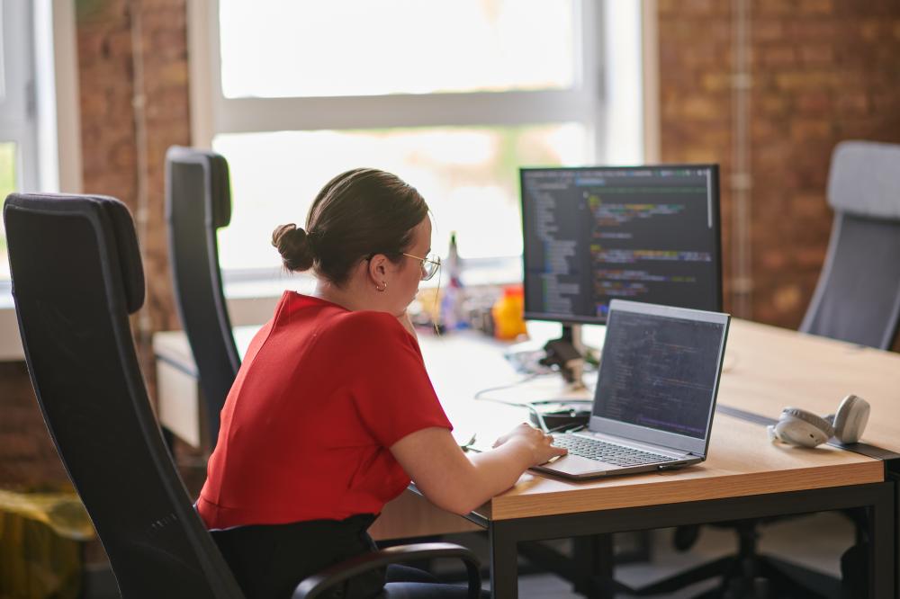 Navigating Challenges in Offshore Web Development Services